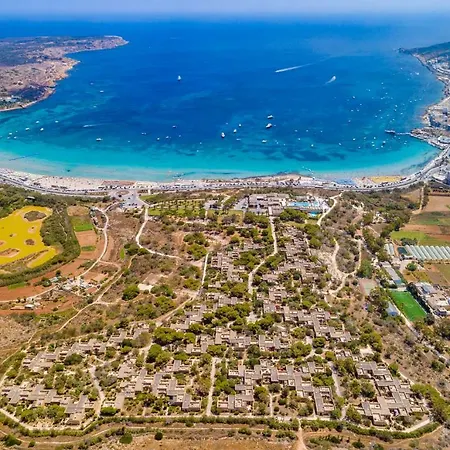 Semesteranläggning (resort) Centre 3*