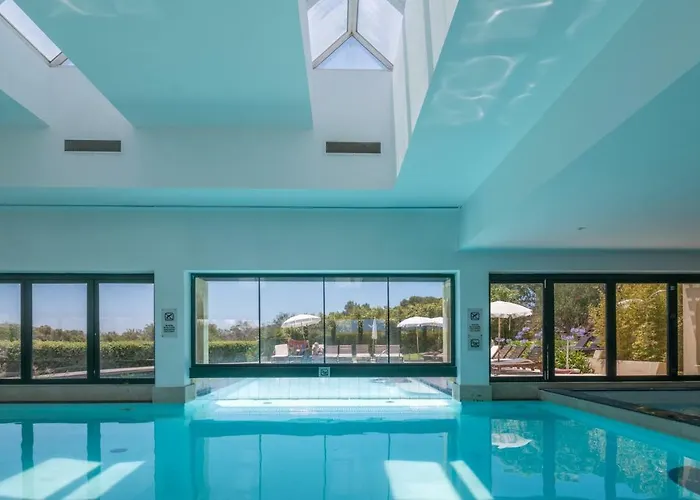 ميليها هوليداي سنتر منتجع